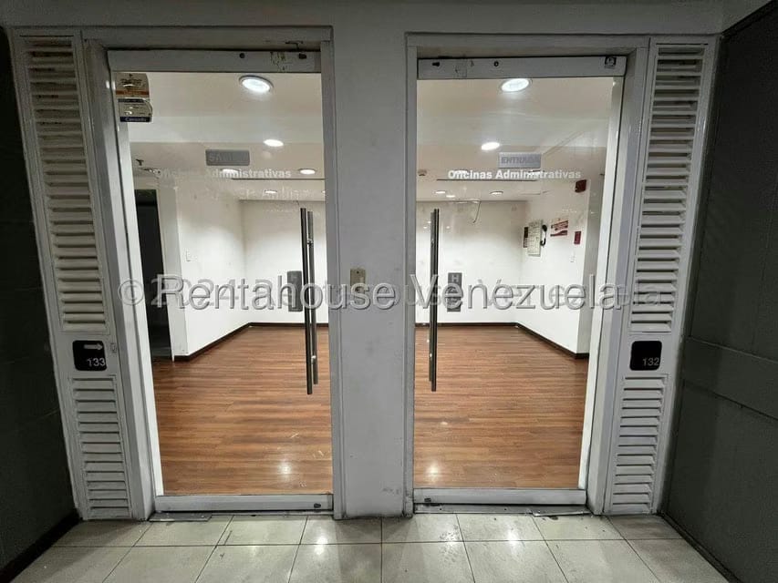 Comercial (Oficina) en Alquiler en El Bosque, Distrito Metropolitano - 3