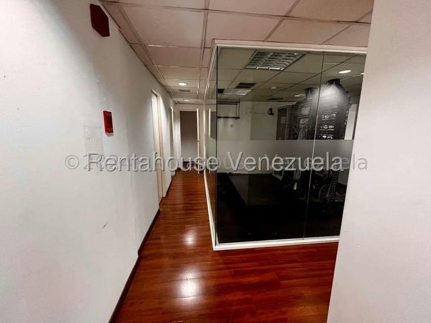 Comercial (Oficina) en Alquiler en El Bosque, Distrito Metropolitano - 23
