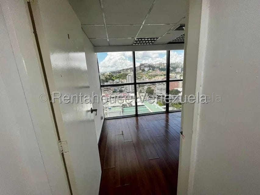 Comercial (Oficina) en Alquiler en El Bosque, Distrito Metropolitano - 29
