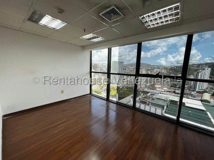 Comercial (Oficina) en Alquiler en El Bosque, Distrito Metropolitano - 4