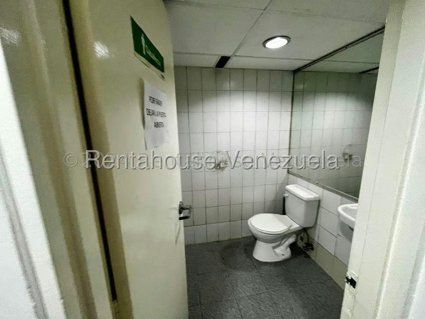 Comercial (Oficina) en Alquiler en El Bosque, Distrito Metropolitano - 31