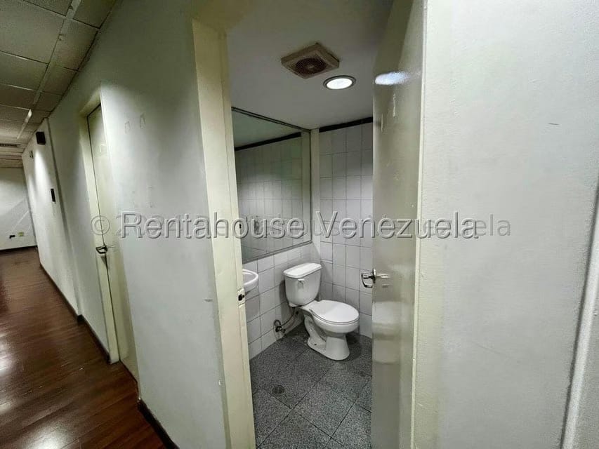 Comercial (Oficina) en Alquiler en El Bosque, Distrito Metropolitano - 32