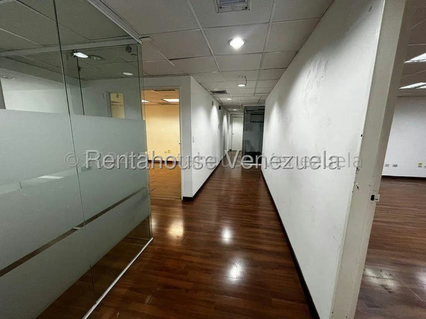 Comercial (Oficina) en Alquiler en El Bosque, Distrito Metropolitano - 6