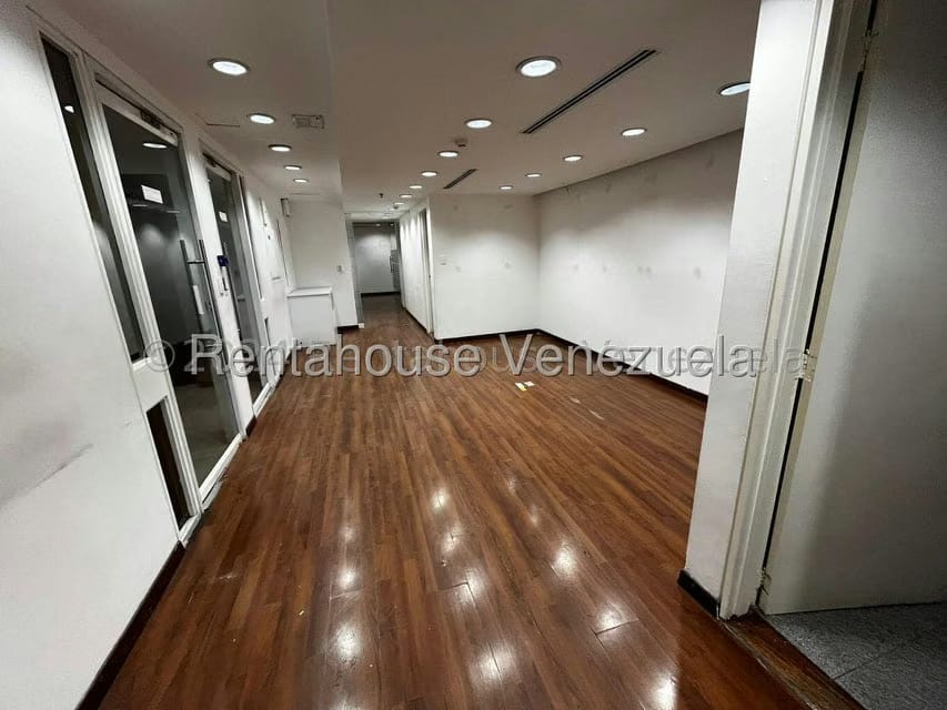 Comercial (Oficina) en Alquiler en El Bosque, Distrito Metropolitano - 7