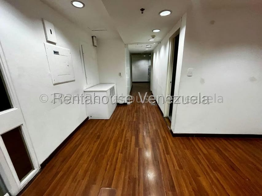 Comercial (Oficina) en Alquiler en El Bosque, Distrito Metropolitano - 10