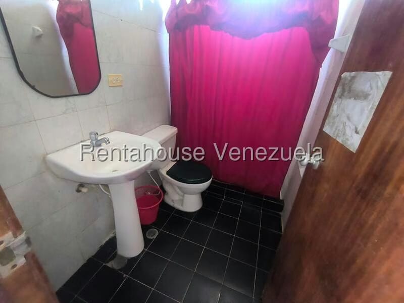 Townhouse (Multiples Niveles) en Venta en Malecon, Falcon - 11