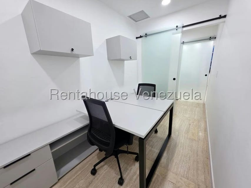 Comercial (Local Comercial) en Alquiler en Prados del Este, Distrito Metropolitano - 6