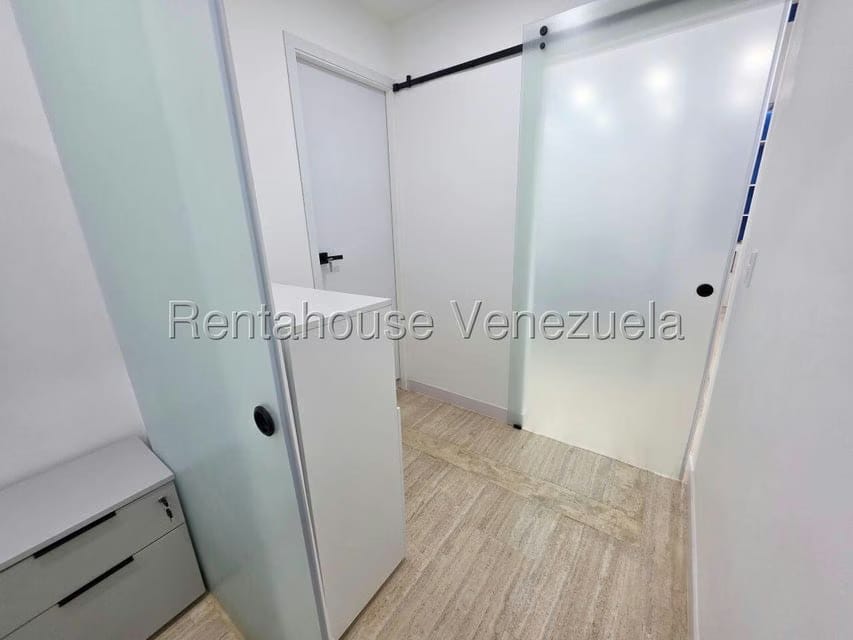 Comercial (Local Comercial) en Alquiler en Prados del Este, Distrito Metropolitano - 7