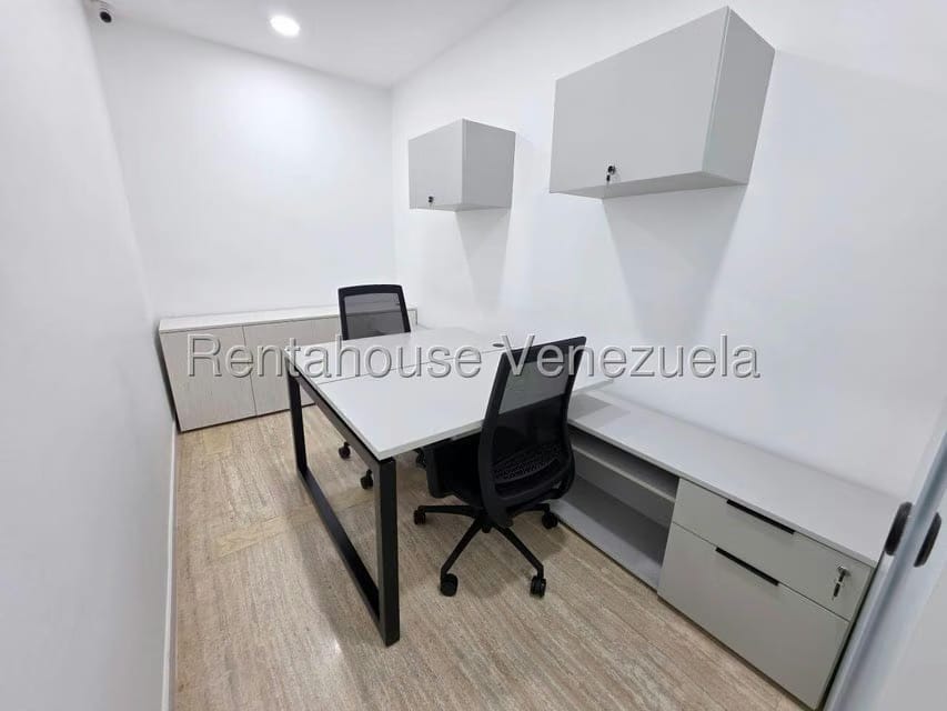 Comercial (Local Comercial) en Alquiler en Prados del Este, Distrito Metropolitano - 8