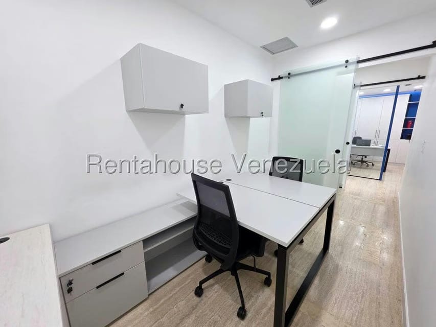 Comercial (Local Comercial) en Alquiler en Prados del Este, Distrito Metropolitano - 10