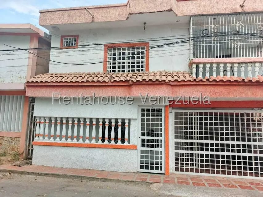 Casa (1 Nivel) en Alquiler en Sierra Maestra, Zulia - 2