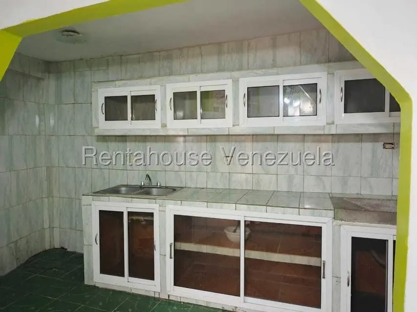 Casa (1 Nivel) en Alquiler en Sierra Maestra, Zulia - 12