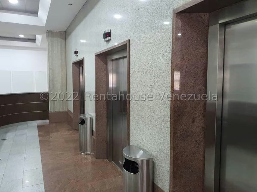 Comercial (Oficina) en Venta en La Lagunita Country Club, Distrito Metropolitano - 2