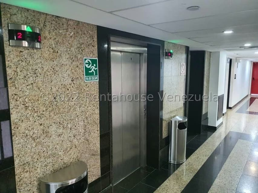 Comercial (Oficina) en Venta en La Lagunita Country Club, Distrito Metropolitano - 3