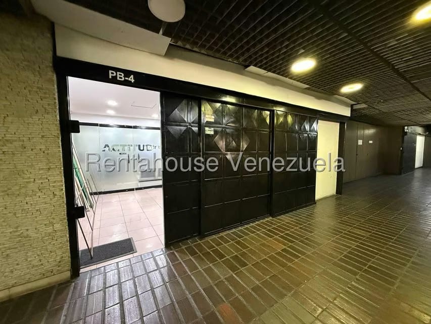 Comercial (Local Comercial) en Venta en El Marques, Distrito Metropolitano - 11