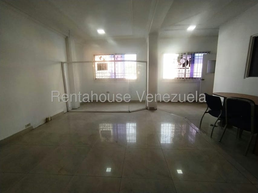 Comercial (Oficina) en Venta en Zona Este, Lara - 5