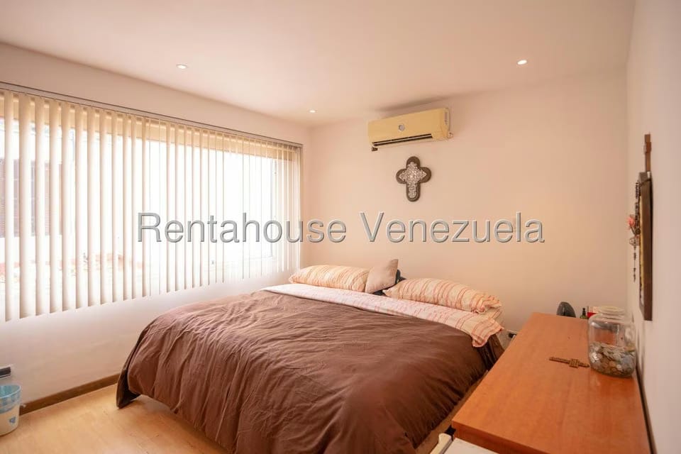Casa (Multipes Niveles) en Venta en Santa Sofia, Distrito Metropolitano - 17