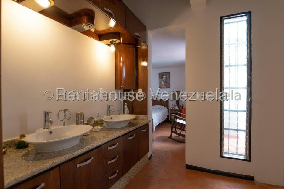 Casa (Multipes Niveles) en Venta en Santa Sofia, Distrito Metropolitano - 60