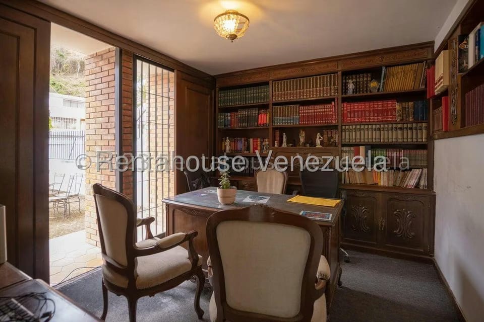 Casa (Multipes Niveles) en Venta en Santa Sofia, Distrito Metropolitano - 75