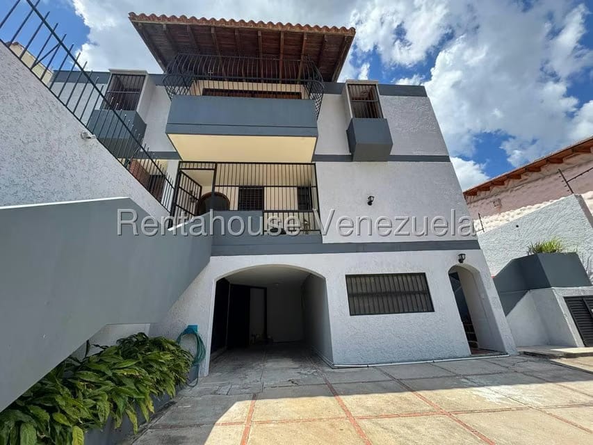 Casa (Multipes Niveles) en Venta en Santa Sofia, Distrito Metropolitano - 85
