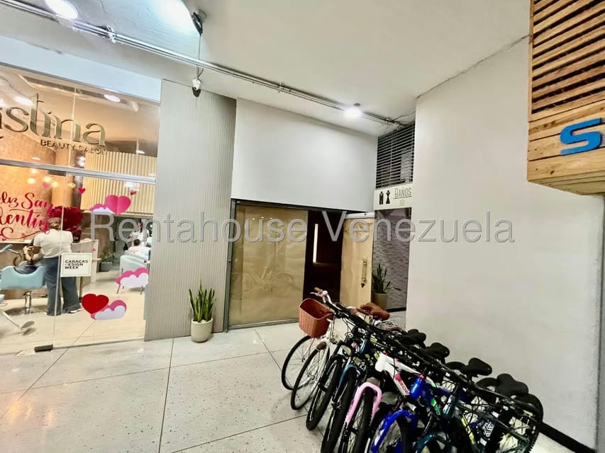 Comercial (Local Comercial) en Alquiler en Las Mercedes, Distrito Metropolitano - 2