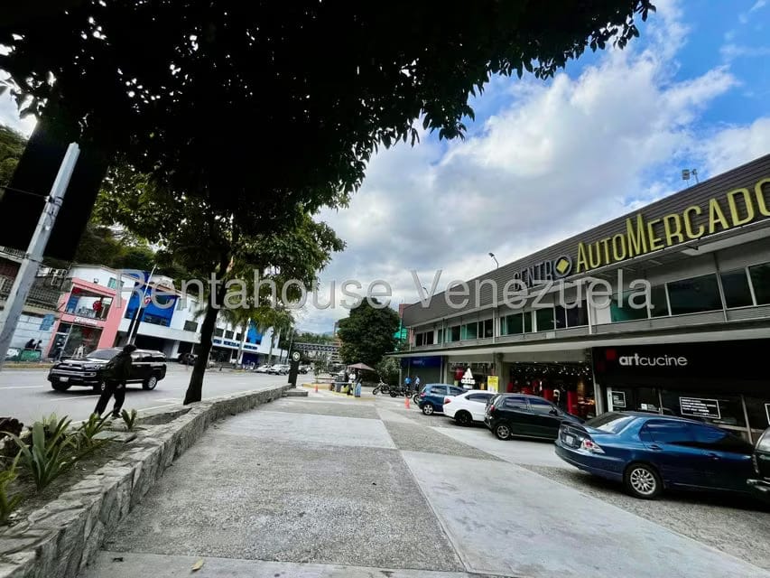 Comercial (Local Comercial) en Alquiler en Las Mercedes, Distrito Metropolitano - 28