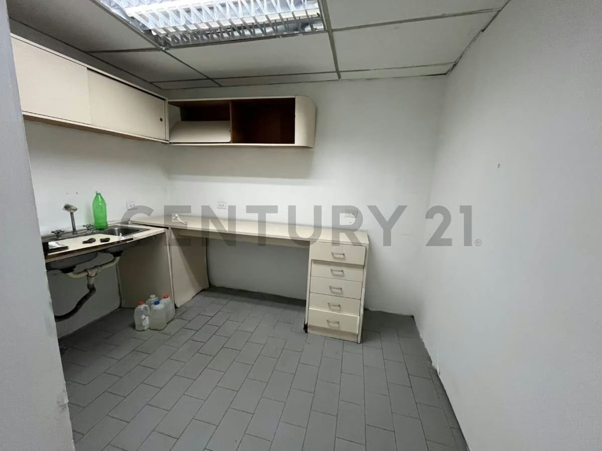 Oficina de 132 m² en Centro Parque Carabobo con acceso directo al metro - 11