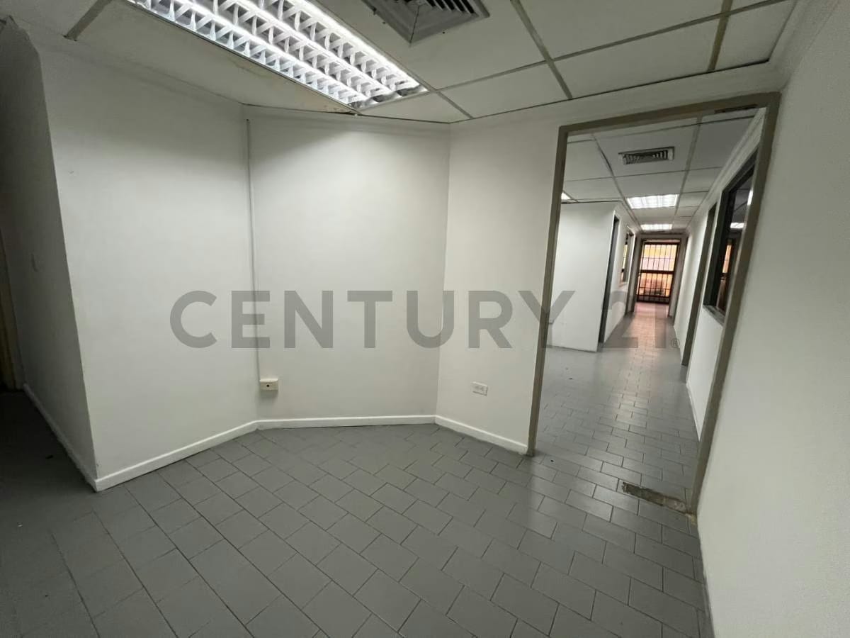 Oficina de 132 m² en Centro Parque Carabobo con acceso directo al metro - 6