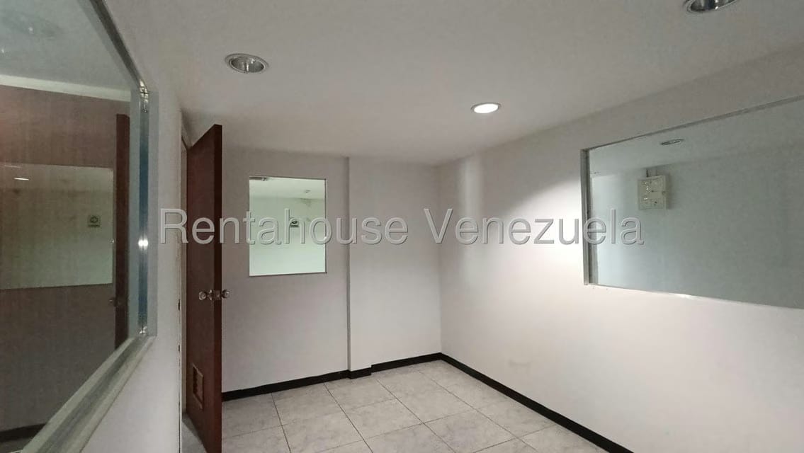 Comercial (Local Comercial) en Venta en Los Olivos Nuevos, Aragua - 81