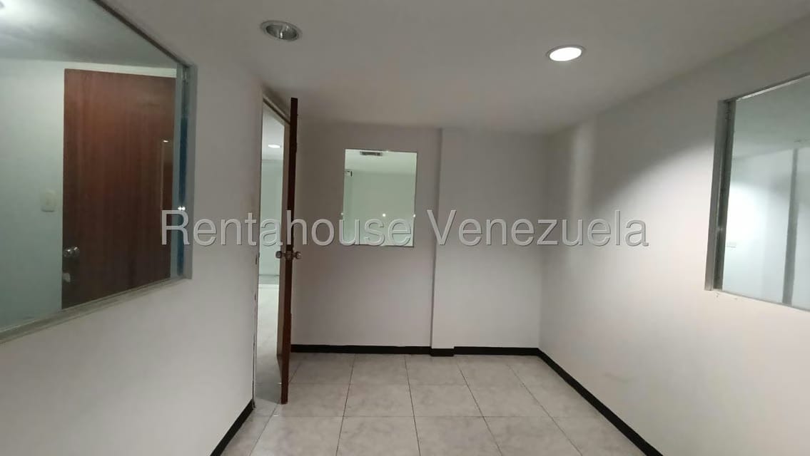 Comercial (Local Comercial) en Venta en Los Olivos Nuevos, Aragua - 82