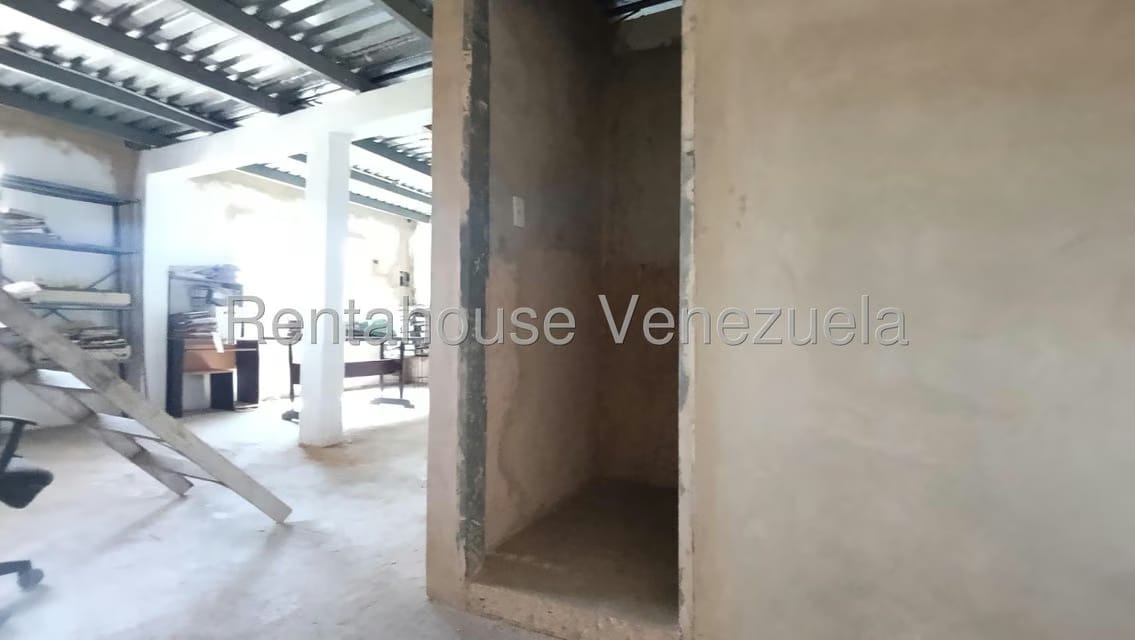 Comercial (Local Comercial) en Venta en Los Olivos Nuevos, Aragua - 94