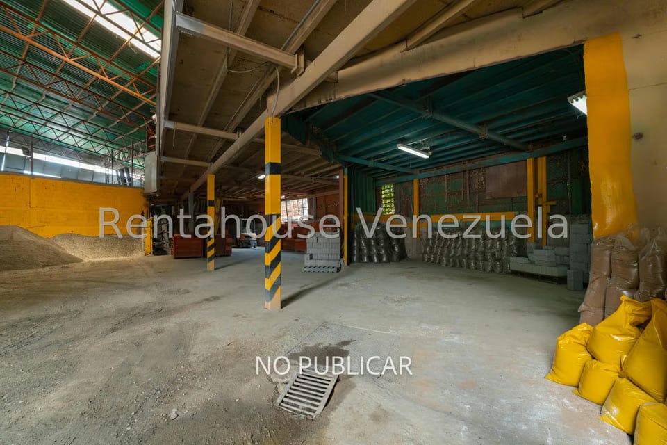 Comercial (Galpon - Deposito) en Venta en Baruta, Distrito Metropolitano - 11