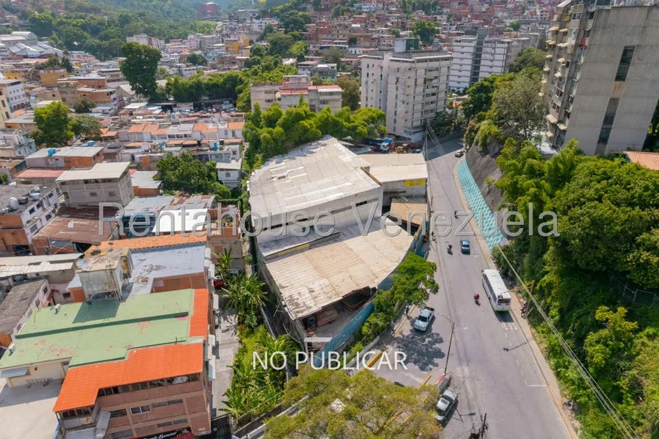 Comercial (Galpon - Deposito) en Venta en Baruta, Distrito Metropolitano - 3