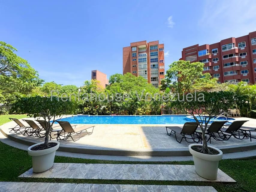 Apartamento (1 Nivel) en Alquiler en El Rosal, Distrito Metropolitano - 2