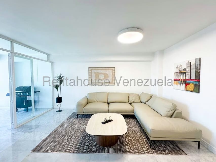 Apartamento (1 Nivel) en Alquiler en El Rosal, Distrito Metropolitano - 13