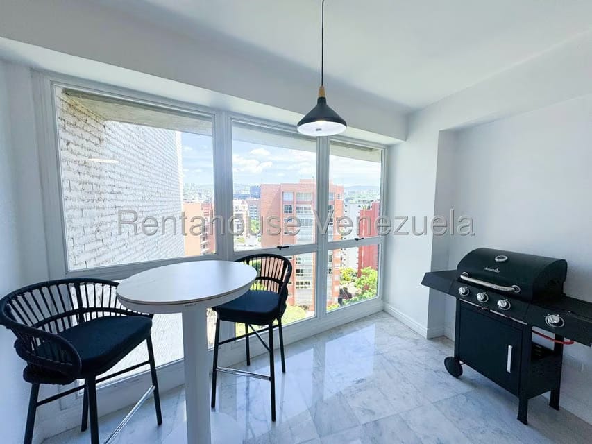 Apartamento (1 Nivel) en Alquiler en El Rosal, Distrito Metropolitano - 18