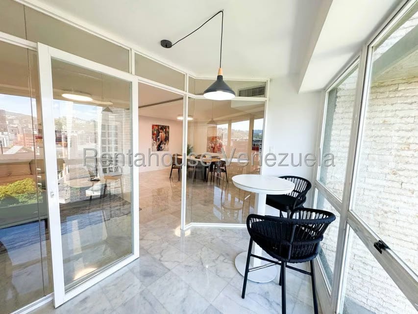 Apartamento (1 Nivel) en Alquiler en El Rosal, Distrito Metropolitano - 19