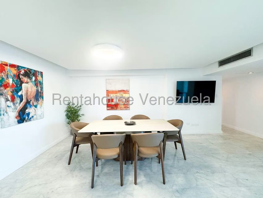 Apartamento (1 Nivel) en Alquiler en El Rosal, Distrito Metropolitano - 21