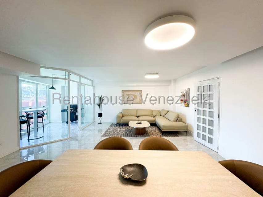 Apartamento (1 Nivel) en Alquiler en El Rosal, Distrito Metropolitano - 23