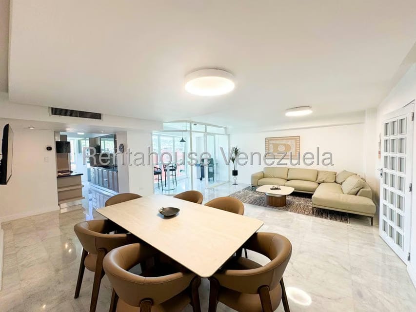 Apartamento (1 Nivel) en Alquiler en El Rosal, Distrito Metropolitano - 24