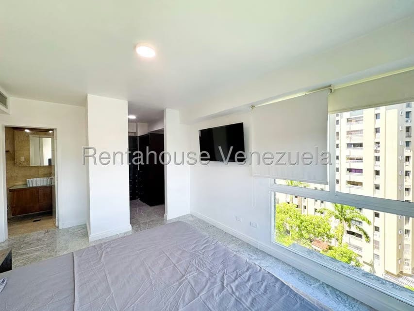 Apartamento (1 Nivel) en Alquiler en El Rosal, Distrito Metropolitano - 34