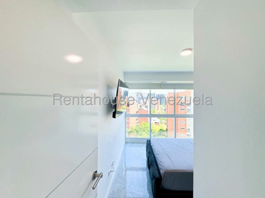 Apartamento (1 Nivel) en Alquiler en El Rosal, Distrito Metropolitano - 41
