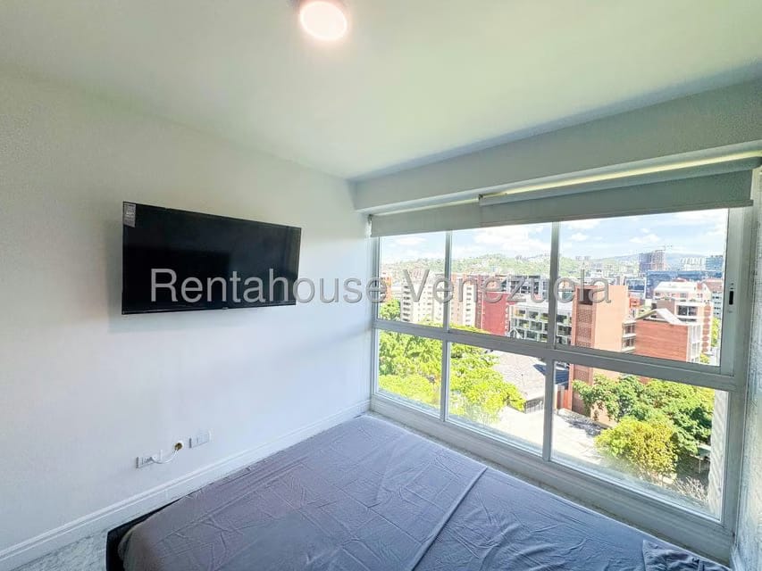 Apartamento (1 Nivel) en Alquiler en El Rosal, Distrito Metropolitano - 43