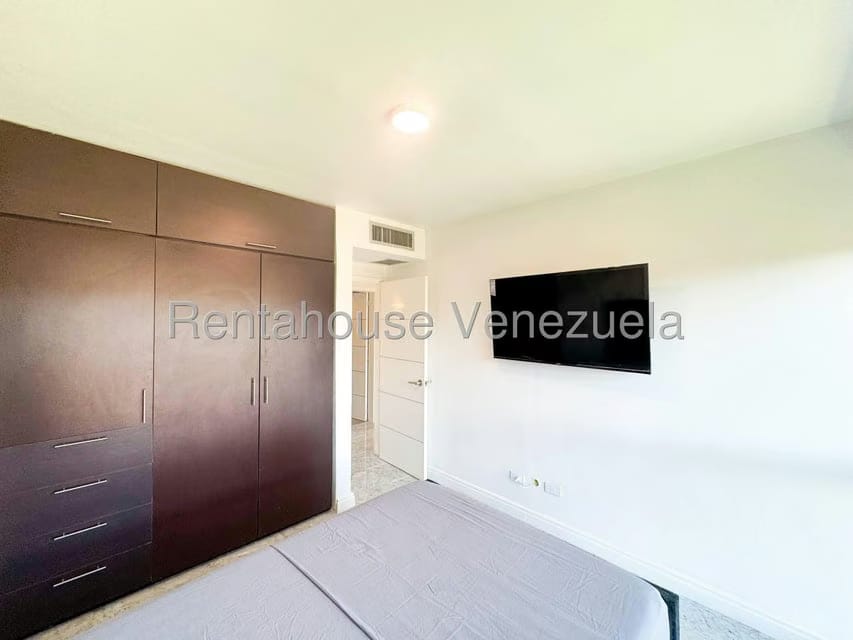 Apartamento (1 Nivel) en Alquiler en El Rosal, Distrito Metropolitano - 45