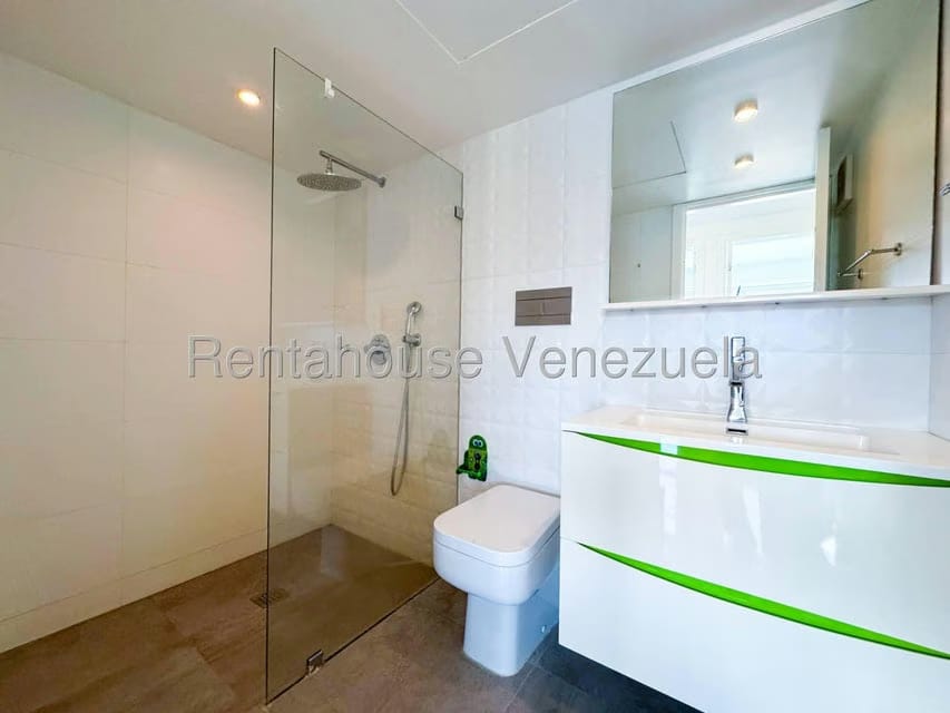 Apartamento (1 Nivel) en Alquiler en El Rosal, Distrito Metropolitano - 46