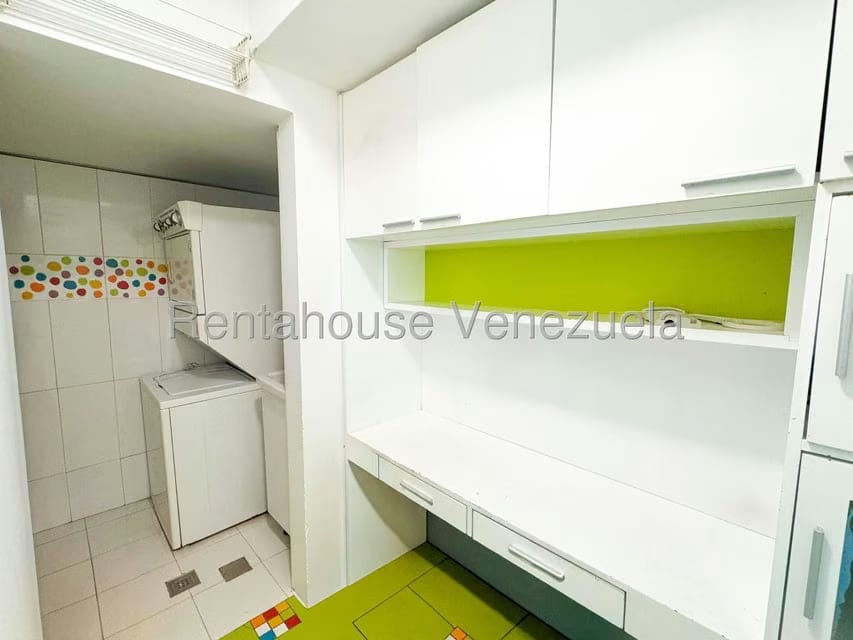 Apartamento (1 Nivel) en Alquiler en El Rosal, Distrito Metropolitano - 47