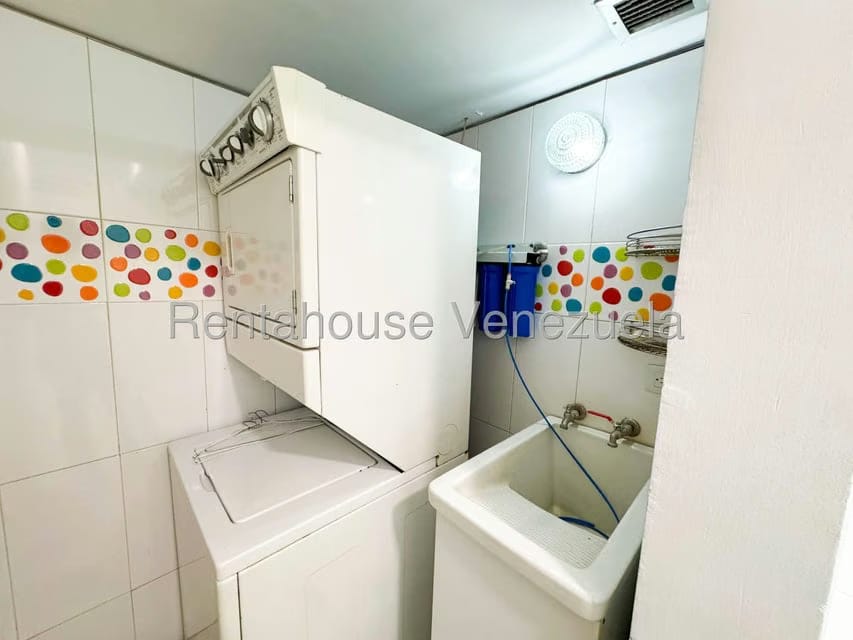 Apartamento (1 Nivel) en Alquiler en El Rosal, Distrito Metropolitano - 48