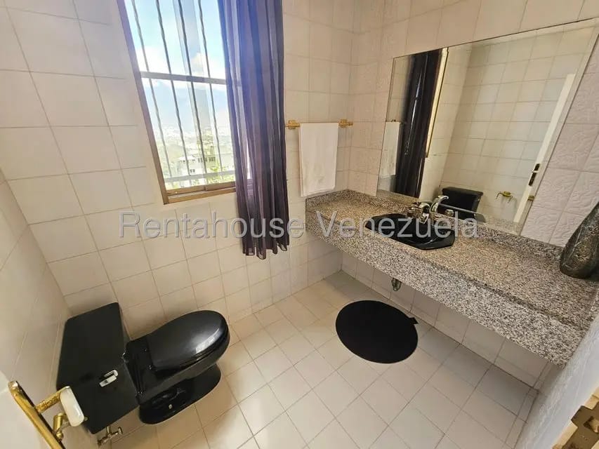 Casa (Duplex) en Venta en Los Naranjos del Cafetal, Distrito Metropolitano - 18