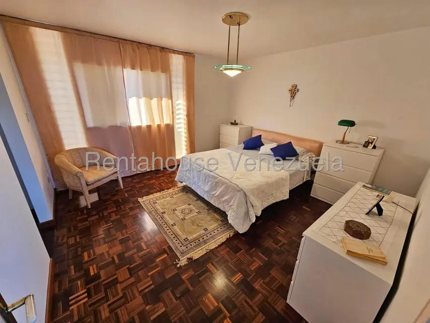 Casa (Duplex) en Venta en Los Naranjos del Cafetal, Distrito Metropolitano - 23