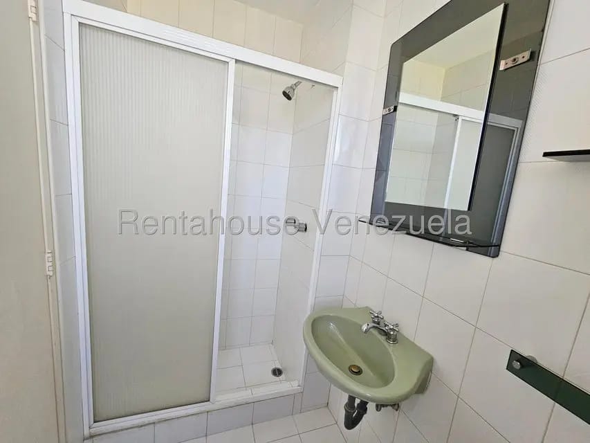 Casa (Duplex) en Venta en Los Naranjos del Cafetal, Distrito Metropolitano - 33